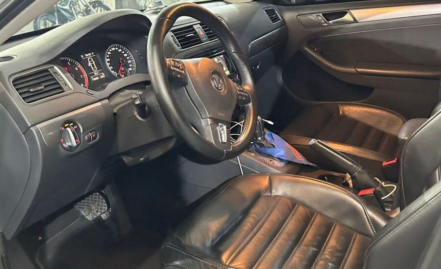 Volkswagen Jetta Highline 2.0 TSI 211CV Gasolina