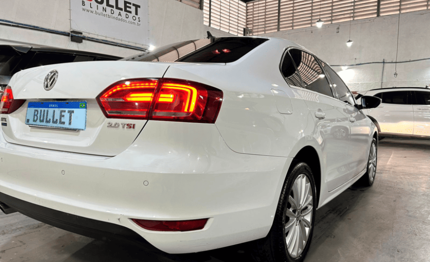 Volkswagen Jetta Highline 2.0 TSI 211CV Gasolina