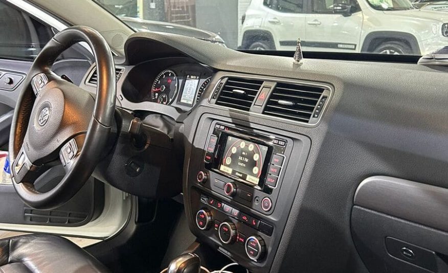 Volkswagen Jetta Highline 2.0 TSI 211CV Gasolina
