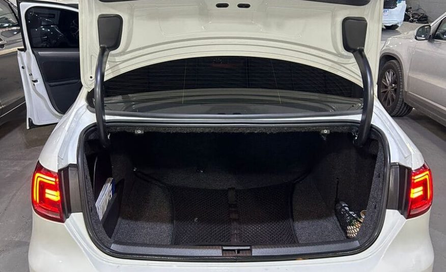 Volkswagen Jetta Highline 2.0 TSI 211CV Gasolina