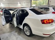 Volkswagen Jetta Highline 2.0 TSI 211CV Gasolina